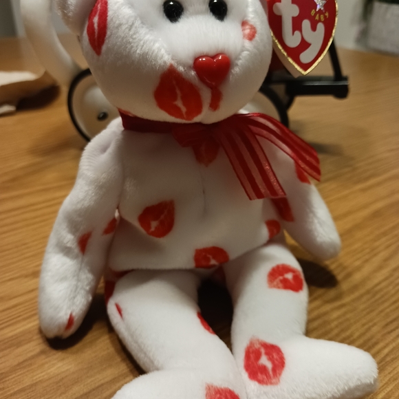 Smooth the Kisses Beanie Babie Bear - Picture 8 of 15